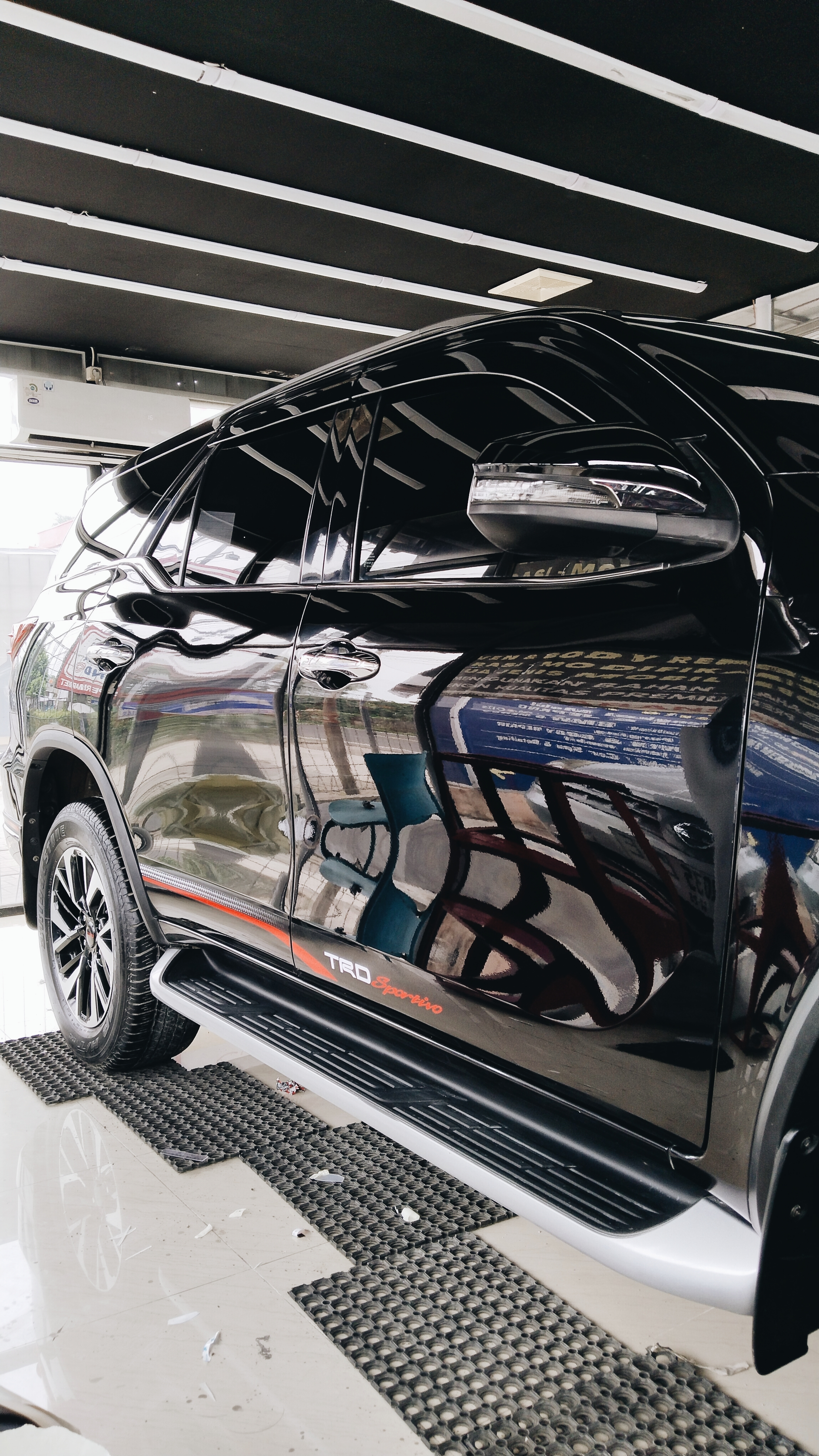 Premium Auto Detailing 10.jpg